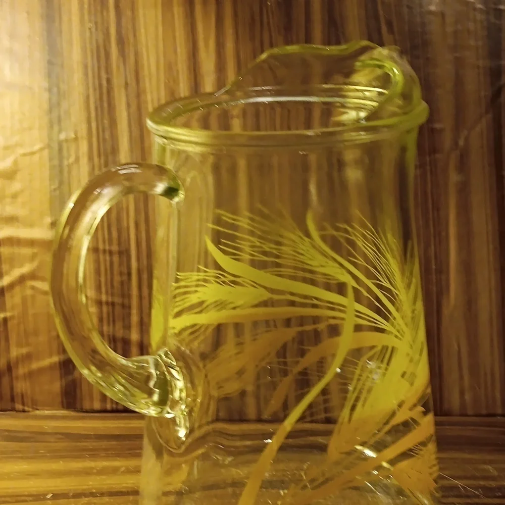 Vintage 1970s mcm glass Libbey golden wheat 2 qt pitcher